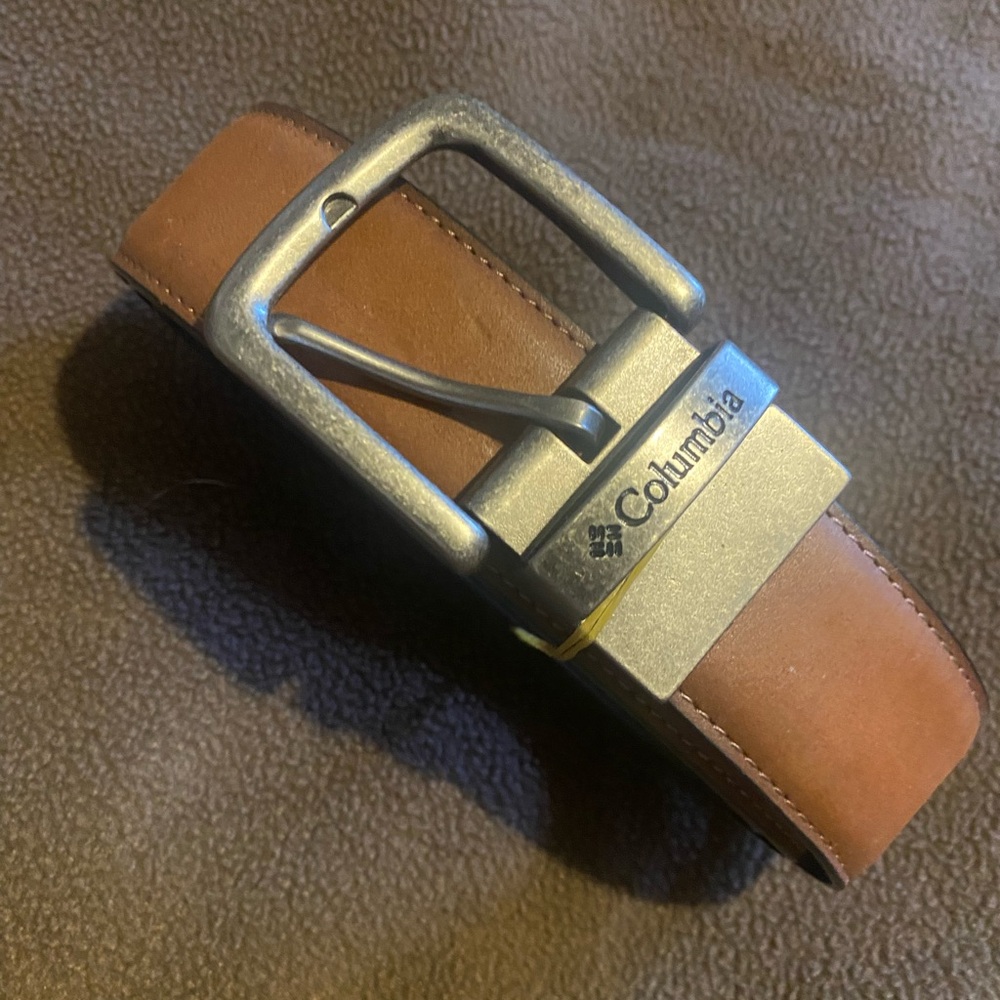 42-44. Columbia belt reversible brown/black
Worn once  like new